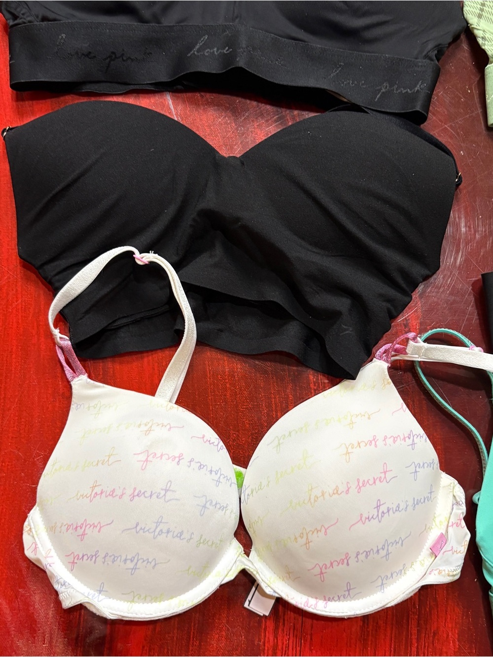 Lot of 7 Victoria’s secret/Pink bras - smaller sizes - Picture 2 of 6